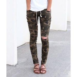 So Perla Camo Distressed Drawstring Joggers